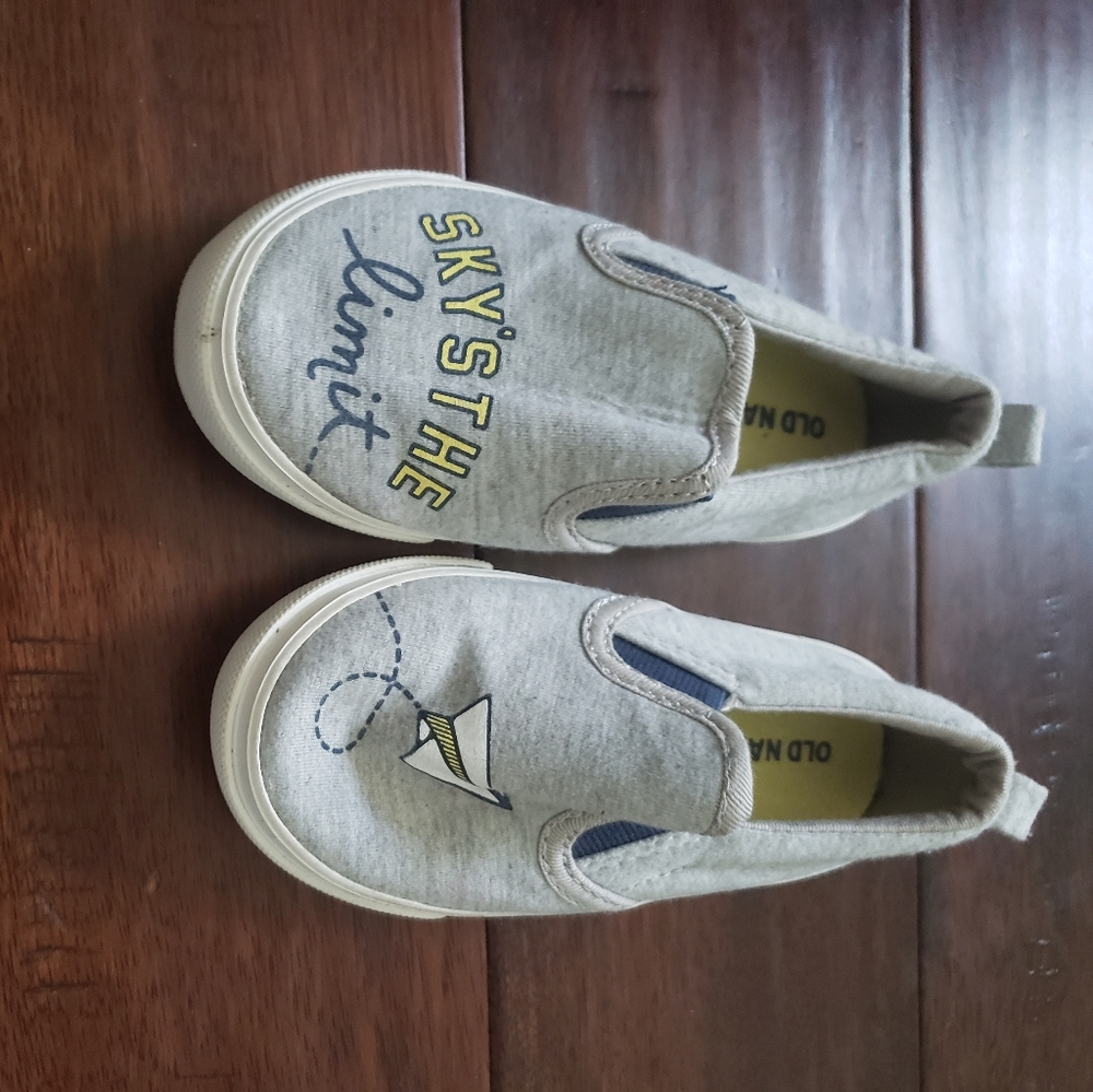 Toddler Boys Gray Old Navy Preowned Slip ons